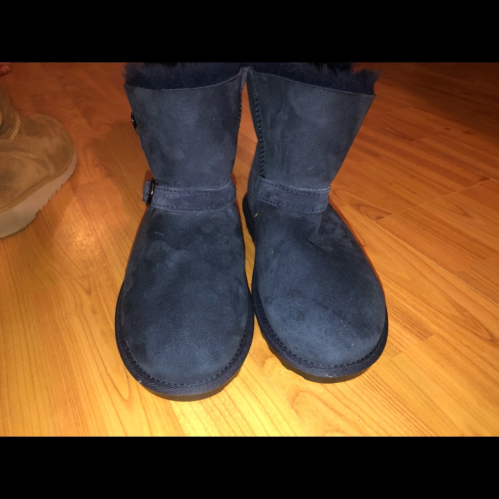 Warm Boots - Picture 2 of 3